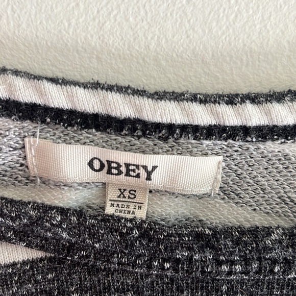 OBEY Pullover Sweatshirt Black and White Stripes Closet Staple Basic - Picture 6 of 7